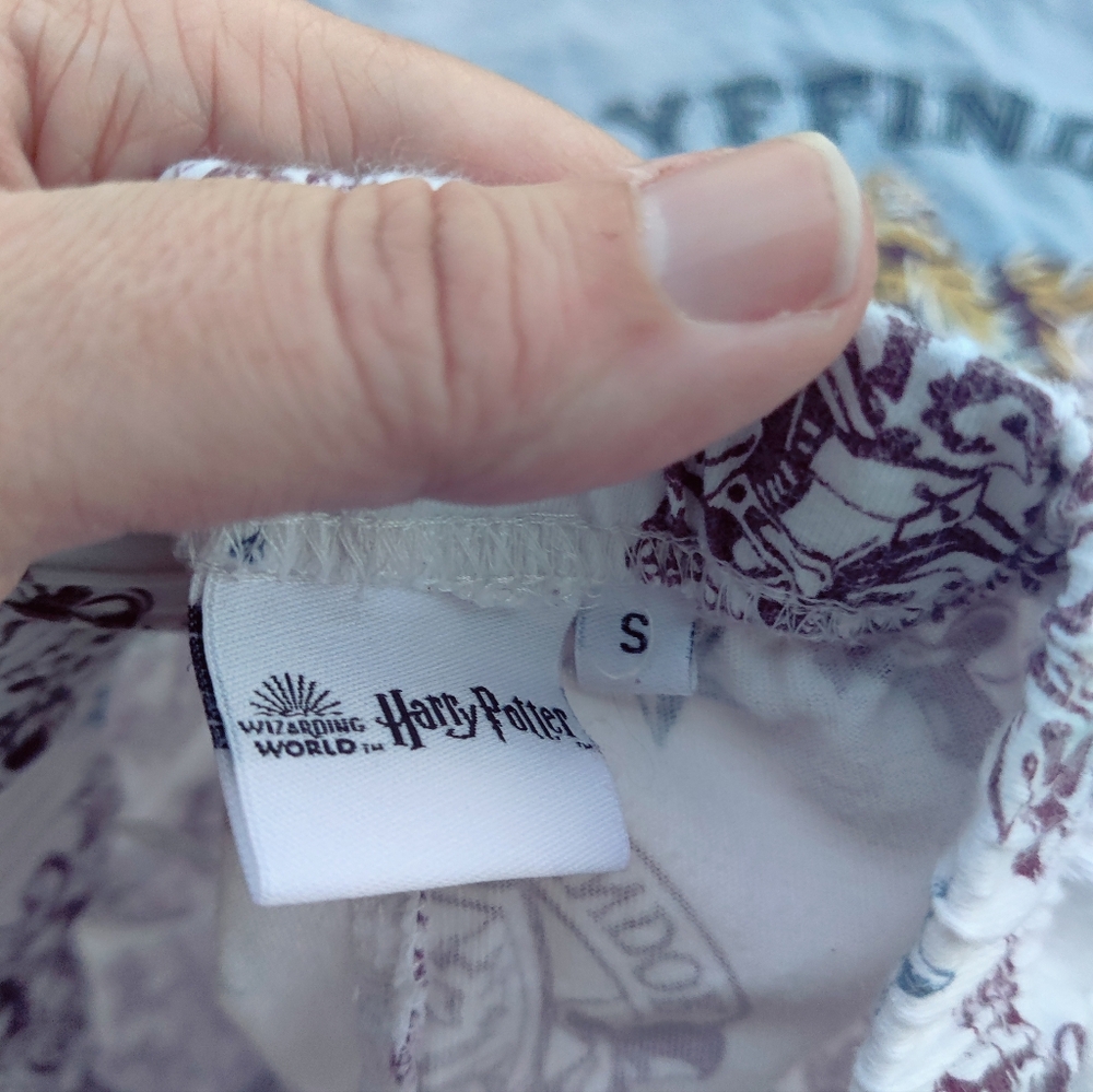 Gryffindor Harry Potter Pajama Set Women Small - Picture 5 of 5